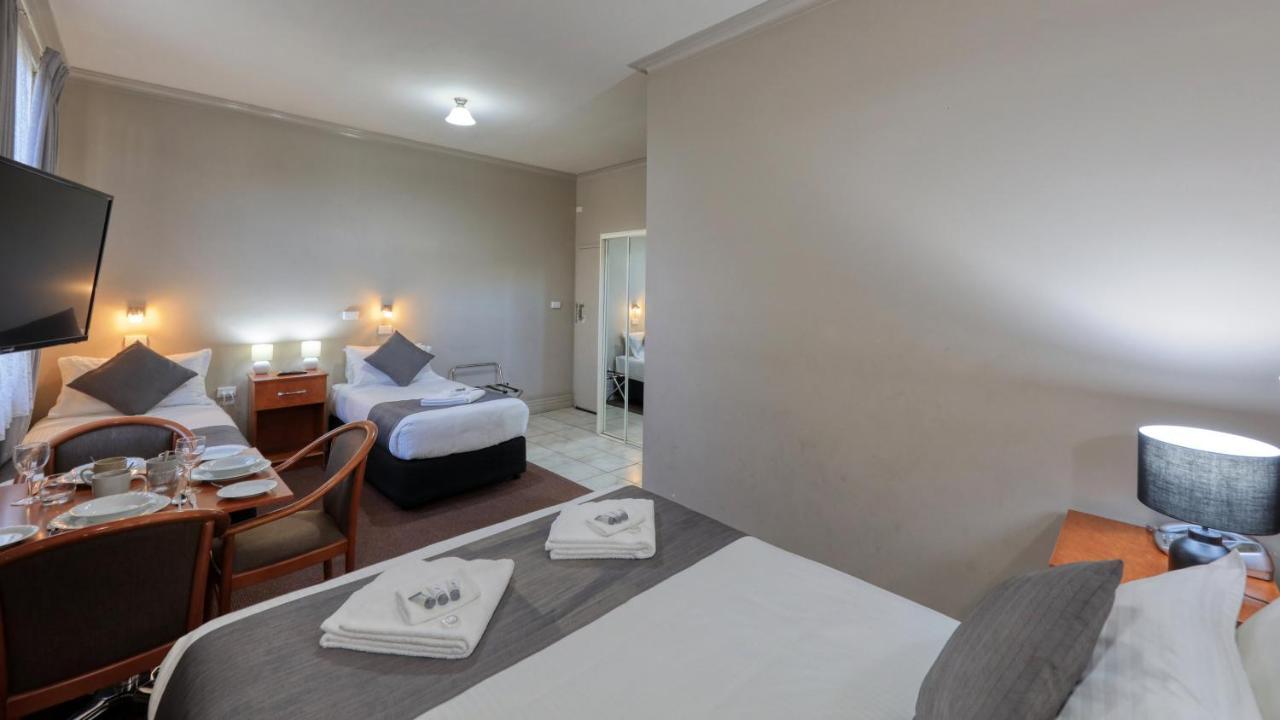 ברוקן היל Silver Haven Motor Inn מראה חיצוני תמונה