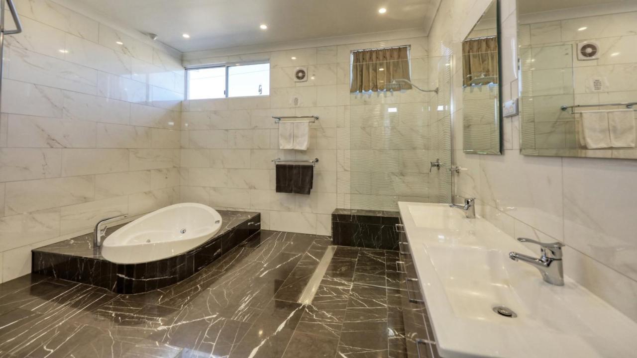 ברוקן היל Silver Haven Motor Inn מראה חיצוני תמונה