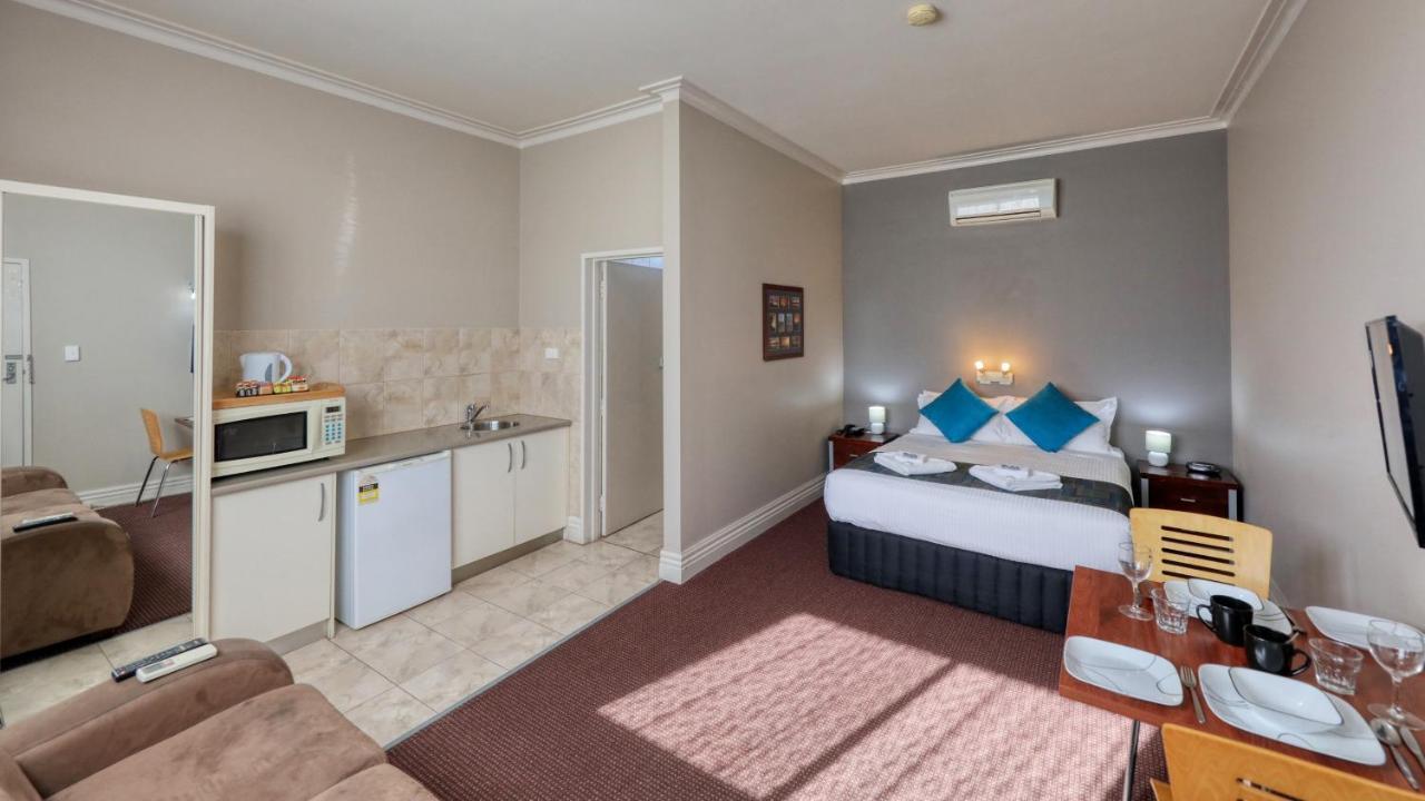 ברוקן היל Silver Haven Motor Inn מראה חיצוני תמונה