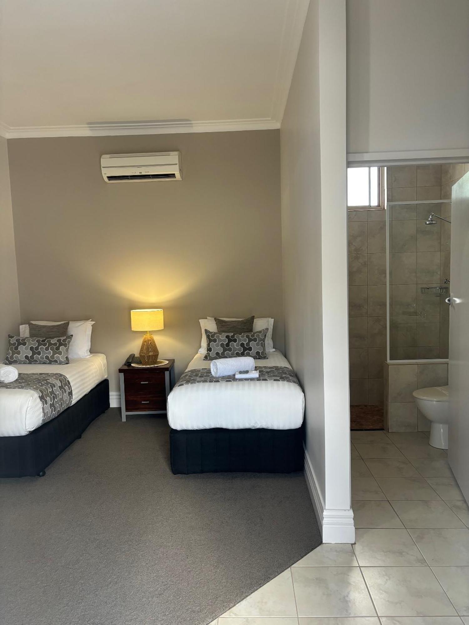 ברוקן היל Silver Haven Motor Inn מראה חיצוני תמונה