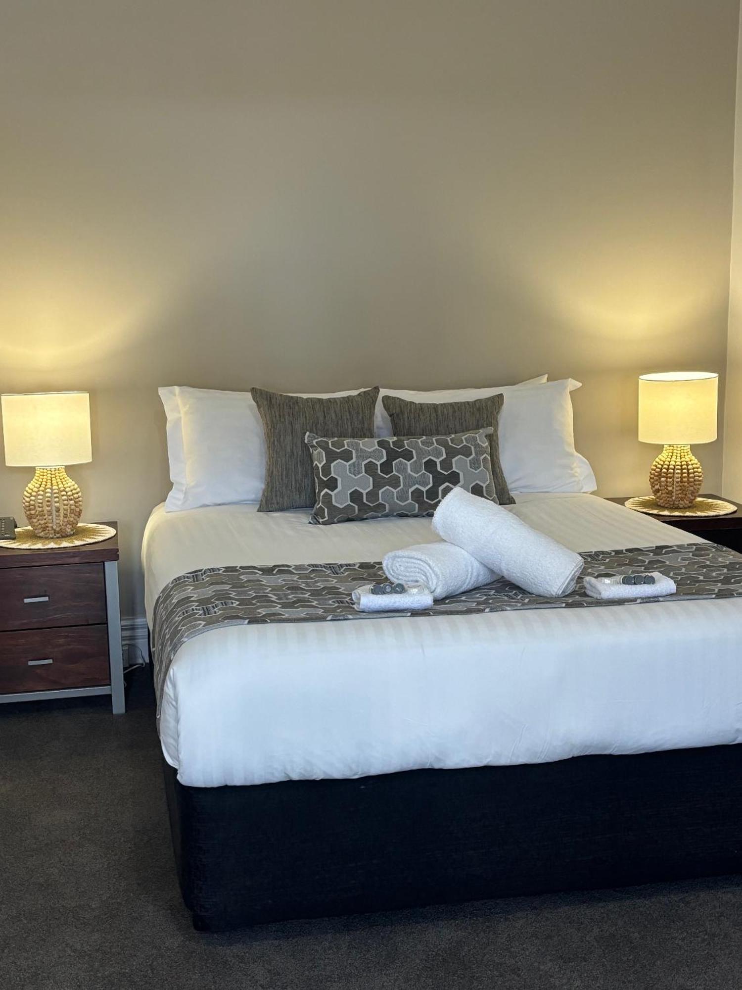 ברוקן היל Silver Haven Motor Inn מראה חיצוני תמונה