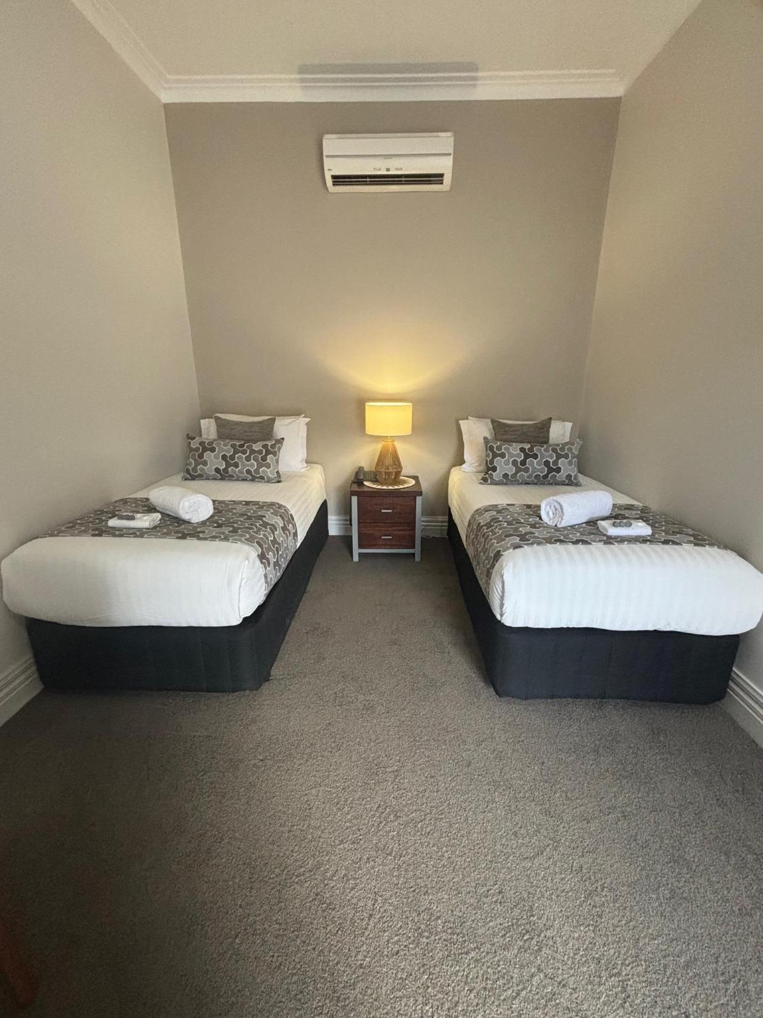 ברוקן היל Silver Haven Motor Inn מראה חיצוני תמונה