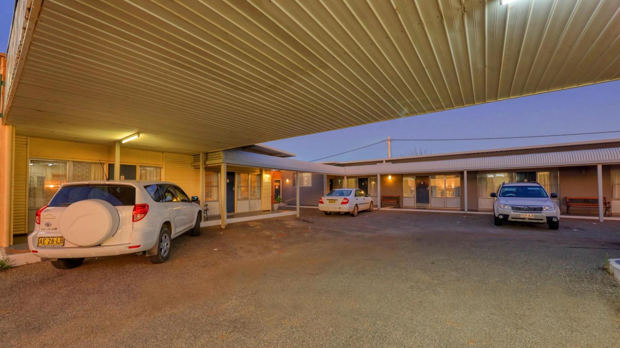 ברוקן היל Silver Haven Motor Inn מראה חיצוני תמונה