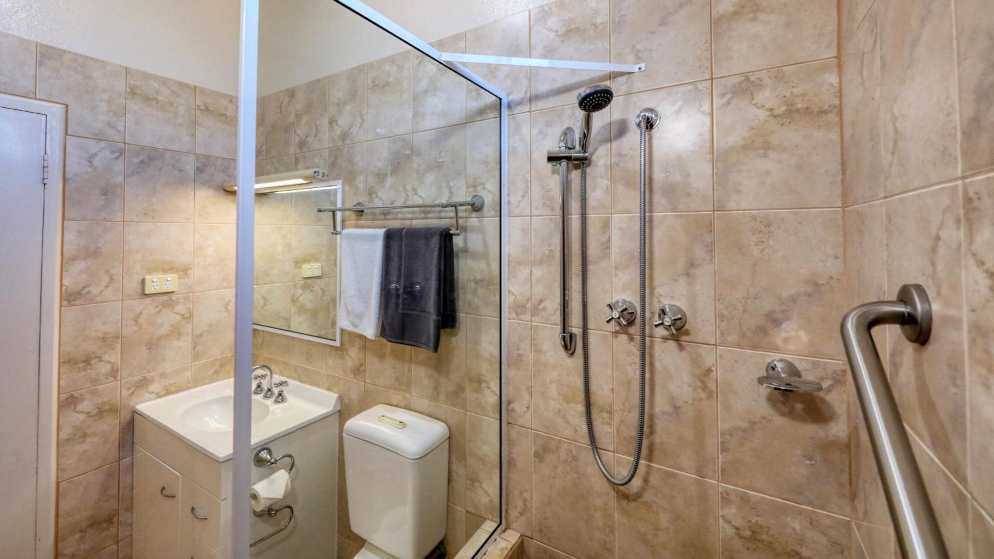 ברוקן היל Silver Haven Motor Inn מראה חיצוני תמונה