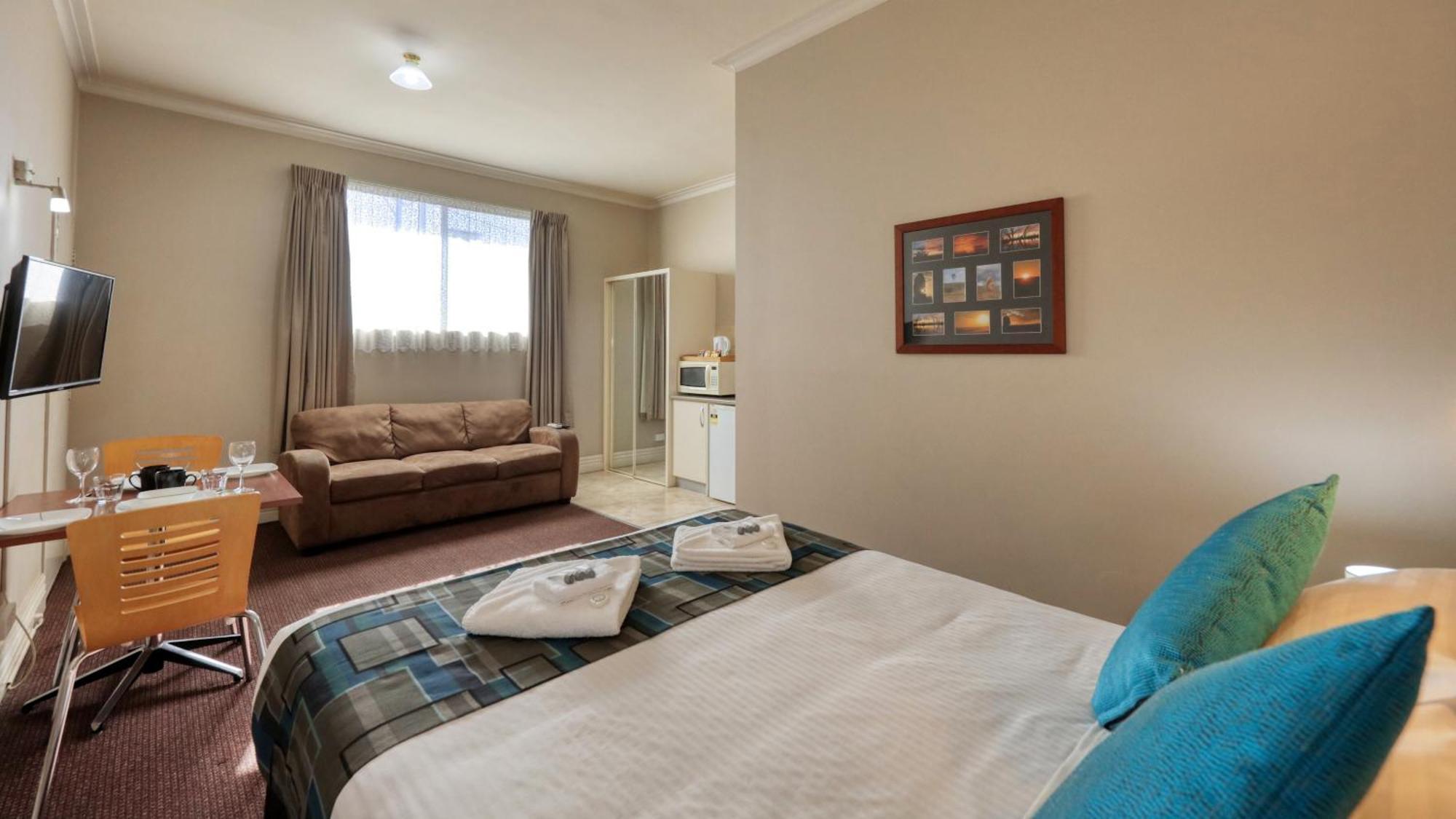 ברוקן היל Silver Haven Motor Inn מראה חיצוני תמונה