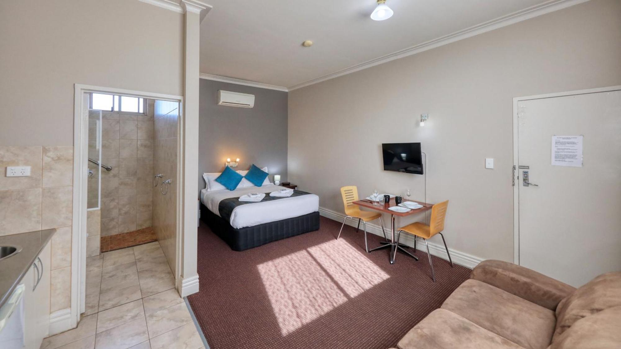 ברוקן היל Silver Haven Motor Inn מראה חיצוני תמונה