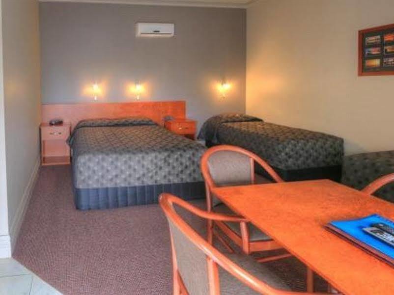 ברוקן היל Silver Haven Motor Inn מראה חיצוני תמונה